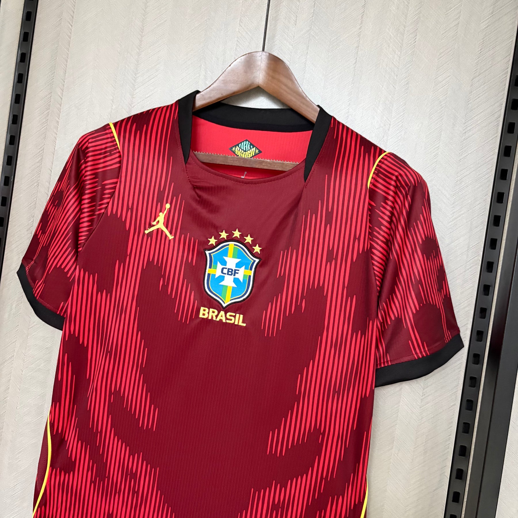 Camisa Seleção Brasileira 2026/27 Versão Torcedor Vermelha